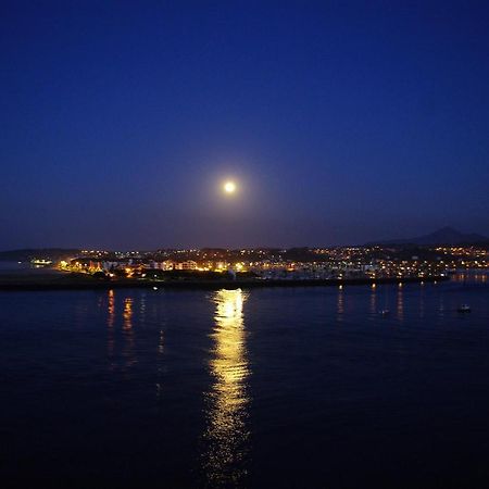 Txingudi by Basquelidays Apartment Hondarribia Bagian luar foto